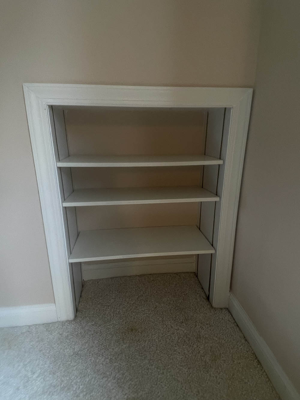 Interior finish carpentry and custom built-in nook in Fayetteville NC